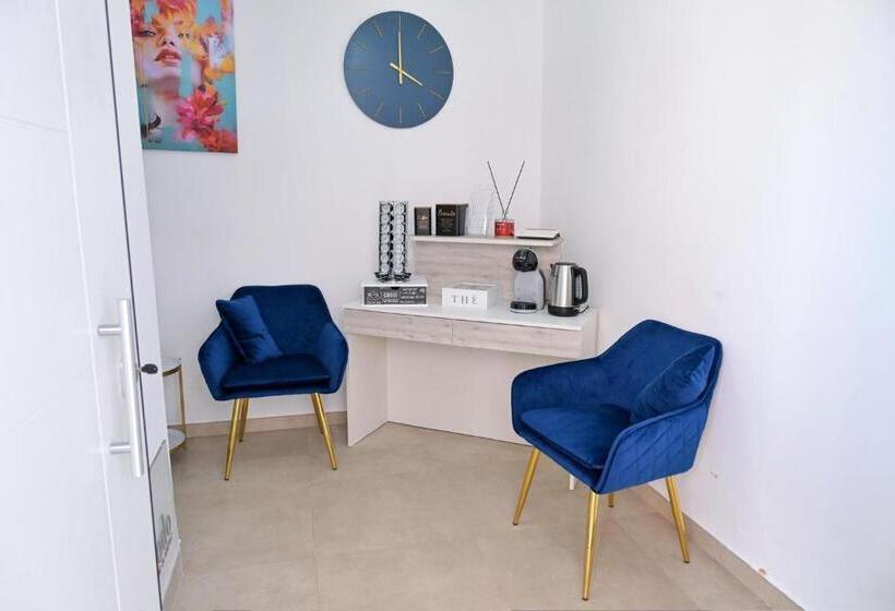 ペンション Komodo Rooms