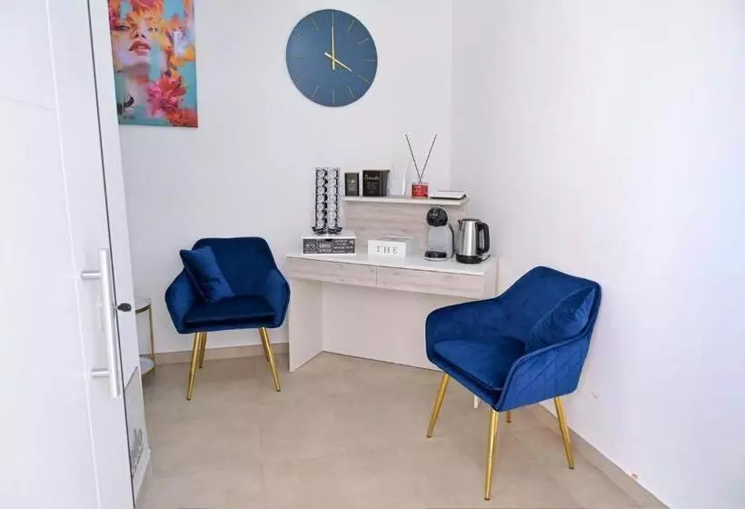 پانسیون Komodo Rooms