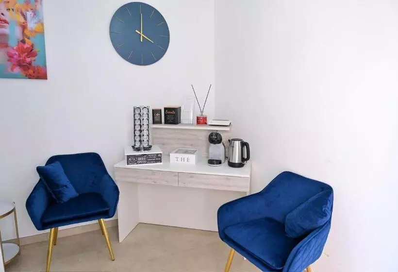 پانسیون Komodo Rooms