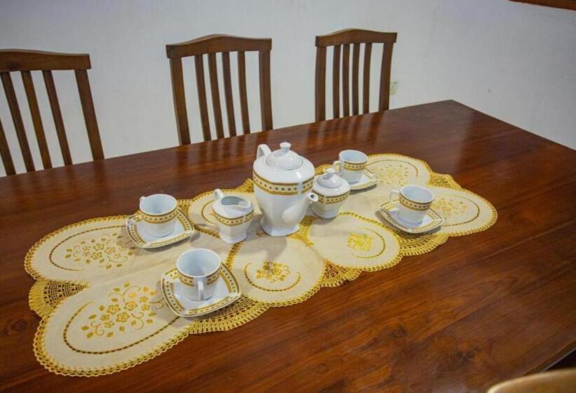 Pensió Shadow Villa