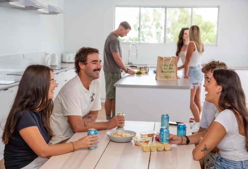 هاستل Bounce Airlie Beach