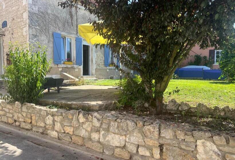 Bed and Breakfast L Entracte