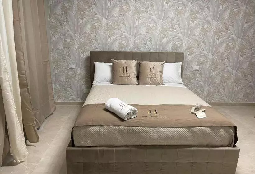 Aamiaismajoitus (B&B) Therma Luxury House