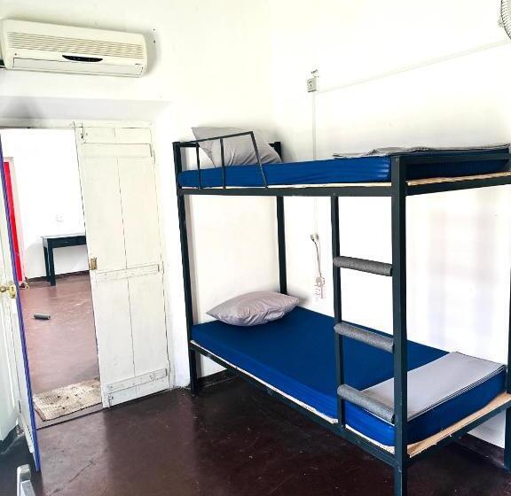 Happy Bunk Hostel Weligama