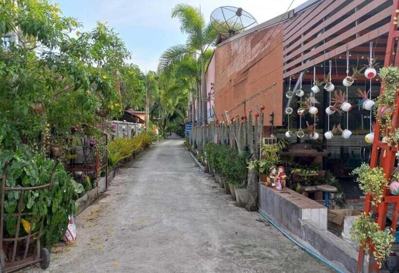 هتل Oyo 75524 Sk Resort