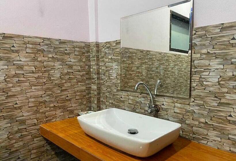 هتل Oyo 75524 Sk Resort