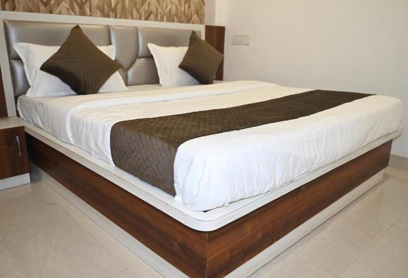 Fabhotel The Pleasure Stay