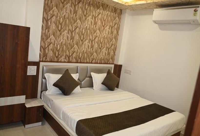 Fabhotel The Pleasure Stay