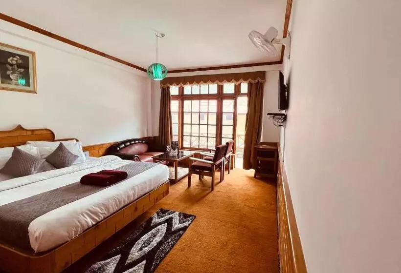 ホテル Urban Tadka Guest House