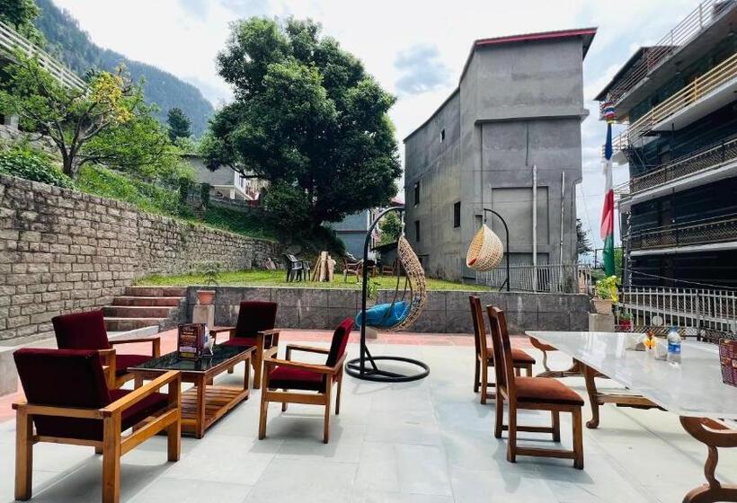 هتل Urban Tadka Guest House