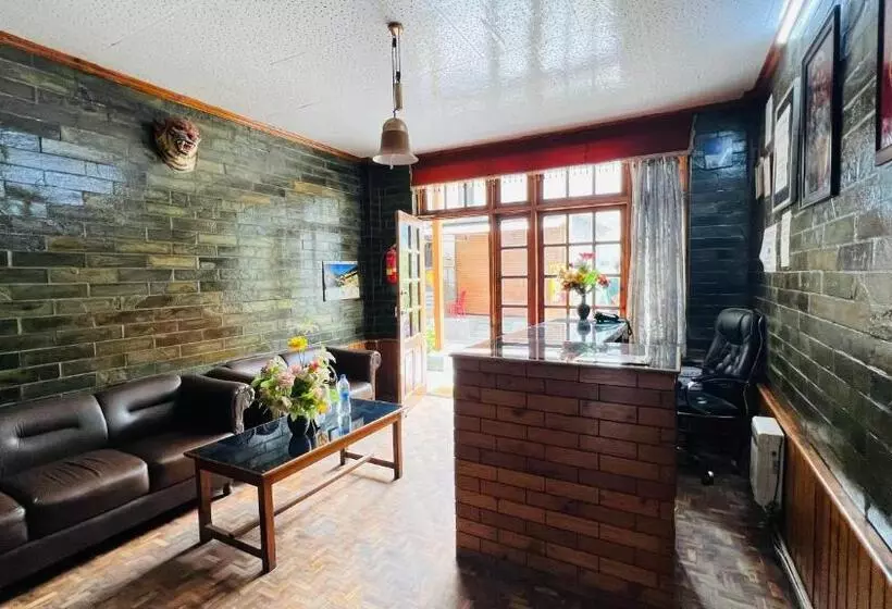 ホテル Urban Tadka Guest House