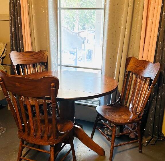 ペンション Acorn Hideaways Canton Nostalgic Family Sized Suite, Sleeps 5