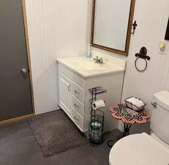 ペンション Acorn Hideaways Canton Nostalgic Family Sized Suite, Sleeps 5