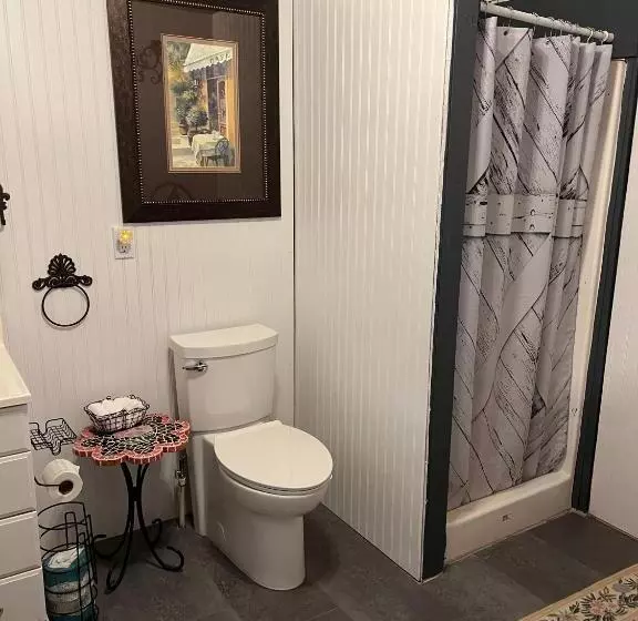 ペンション Acorn Hideaways Canton Nostalgic Family Sized Suite, Sleeps 5