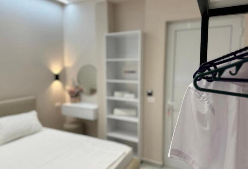 بنسيون Aloju Rooms