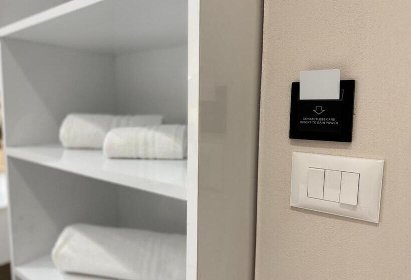 بنسيون Aloju Rooms