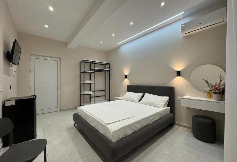 بنسيون Aloju Rooms