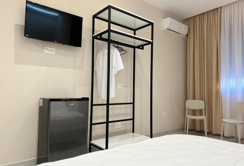 بنسيون Aloju Rooms