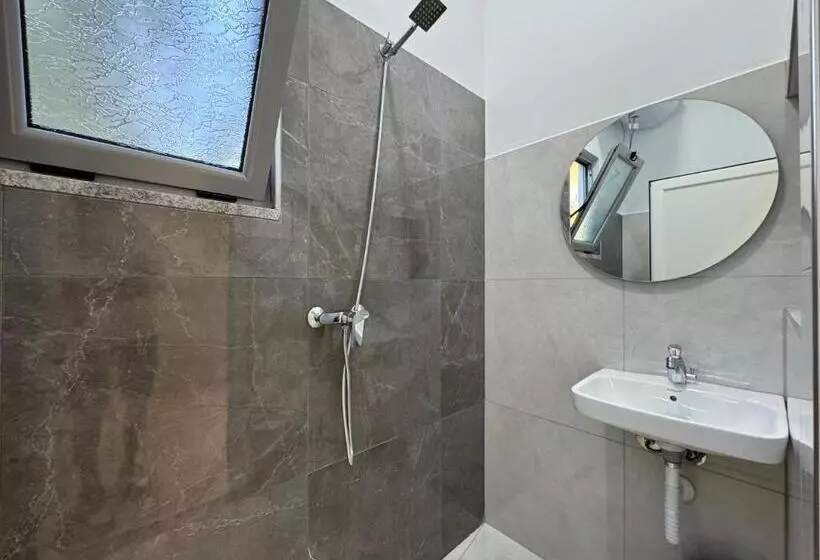 پانسیون Aloju Rooms