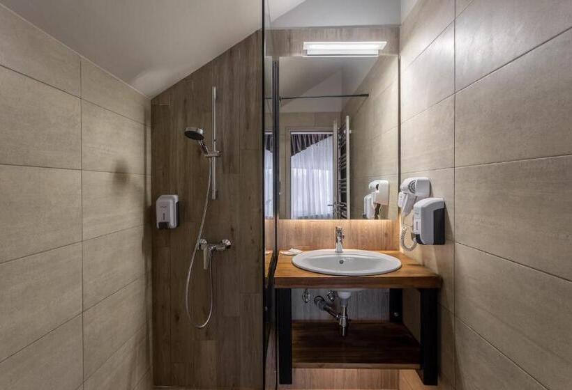 پانسیون Eden 7