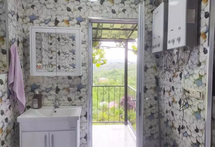 پانسیون Guest House Lia