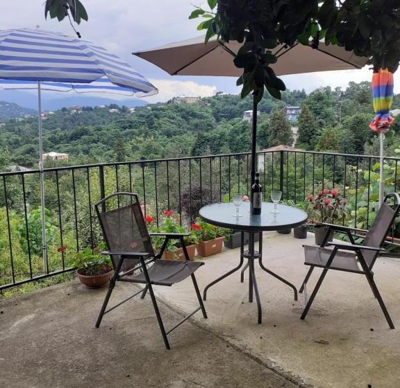 پانسیون Guest House Lia