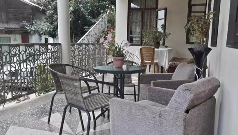 پانسیون Guest House Lia