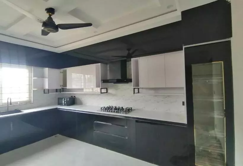 پانسیون Luxury Room In Bahria Town Rawalpindi