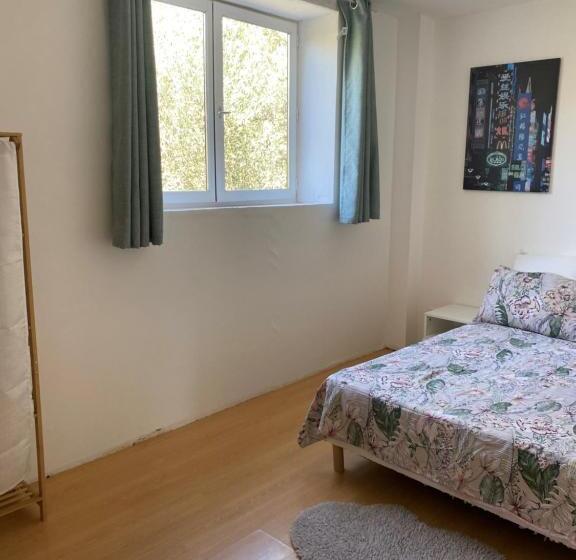 ペンション Maison Dans Un écrin De Verdure Avec Piscine