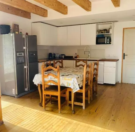 ペンション Maison Dans Un écrin De Verdure Avec Piscine