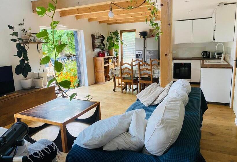 ペンション Maison Dans Un écrin De Verdure Avec Piscine