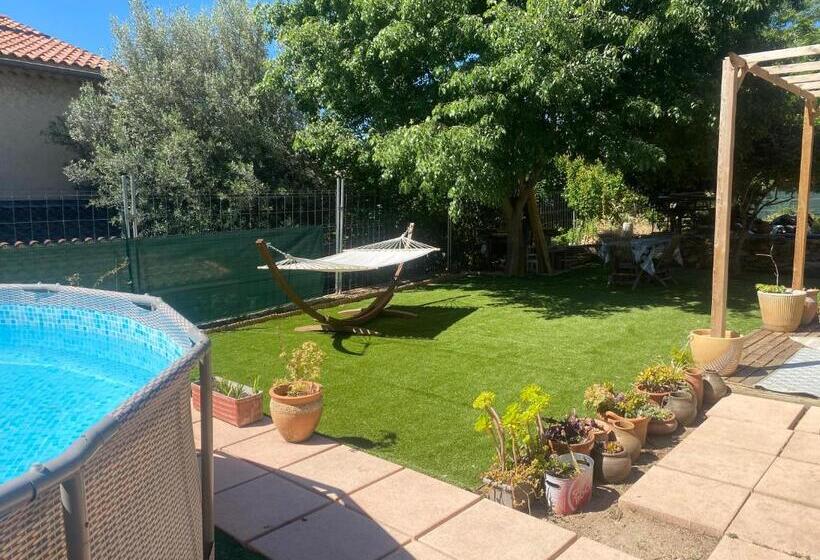 ペンション Maison Dans Un écrin De Verdure Avec Piscine