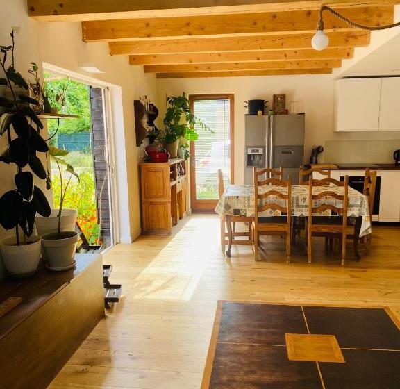 ペンション Maison Dans Un écrin De Verdure Avec Piscine