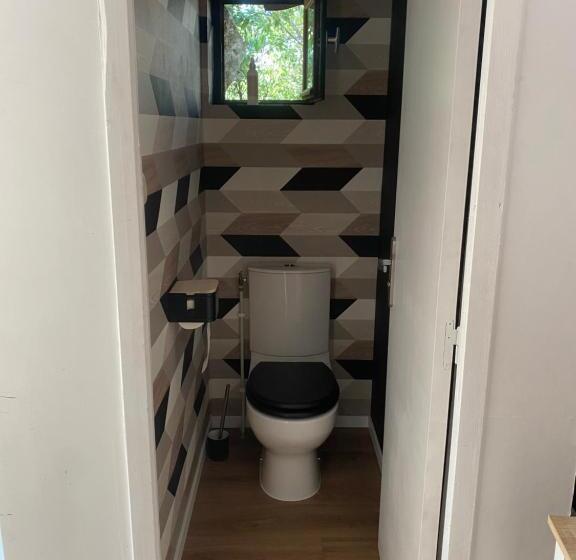 ペンション Maison Dans Un écrin De Verdure Avec Piscine