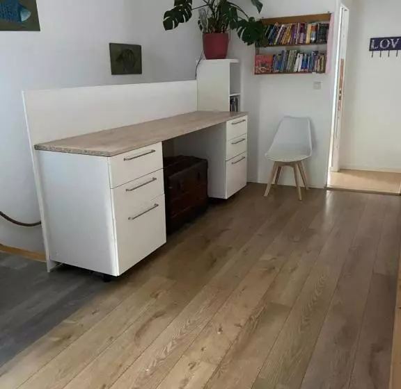 ペンション Maison Dans Un écrin De Verdure Avec Piscine