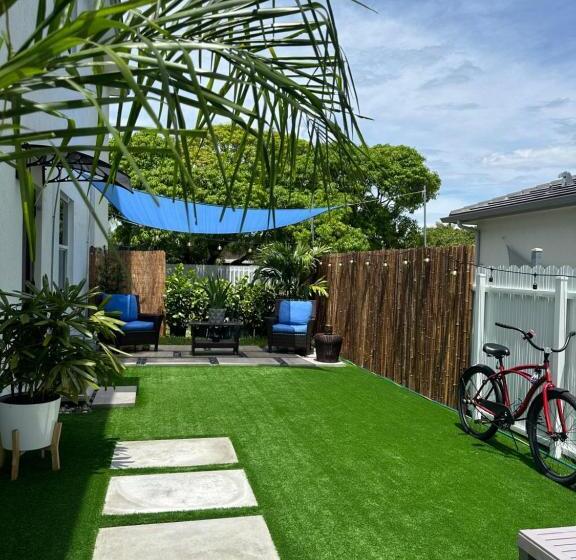 Пансион Tropical Studio