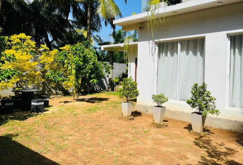 بنسيون Villa Del Mare