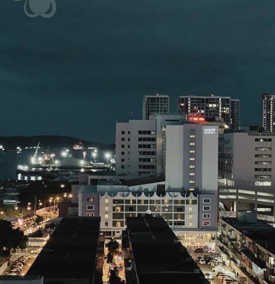 Studio Room With Balcony Seaview At The Shore Kk By Clover Home