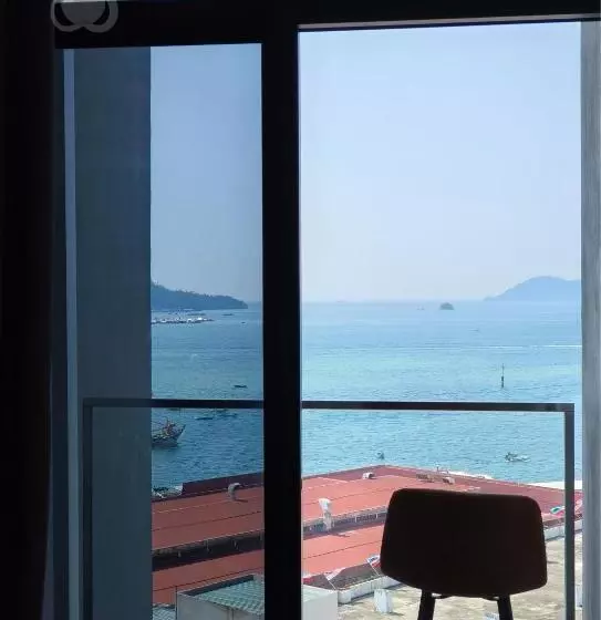 Studio Room With Balcony Seaview At The Shore Kk By Clover Home