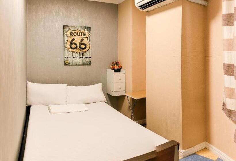 הוסטל Emperor Mbh