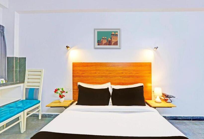 Collection O De Alphabet Hotel Umcc