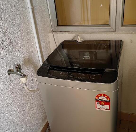 Отель Leisure Homestay Glory Beach