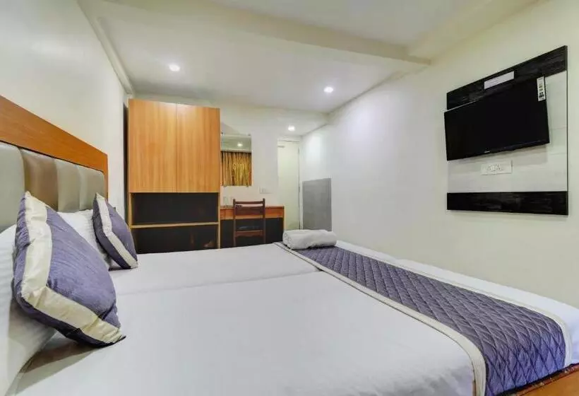 ホテル New Sarovar Grand