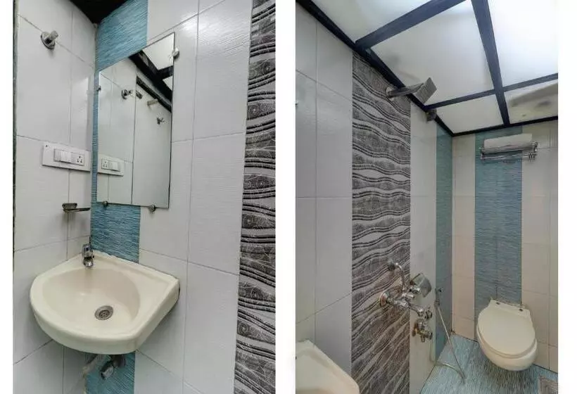 ホテル New Sarovar Grand
