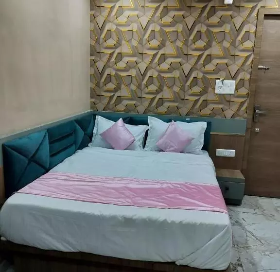 ホテル Nr Nayan Residency
