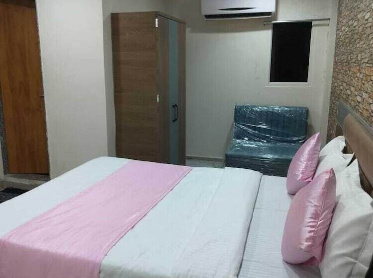 Hotel Nr Nayan Residency