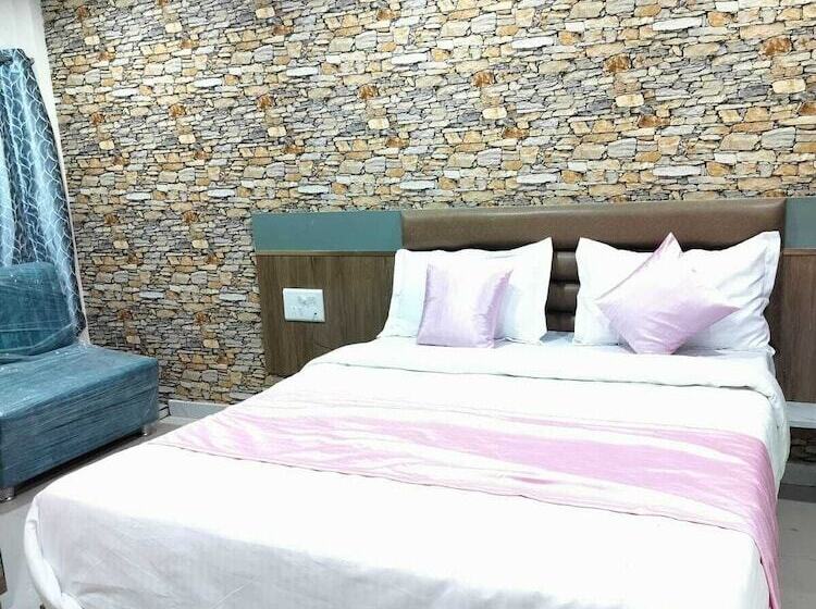 Hotel Nr Nayan Residency