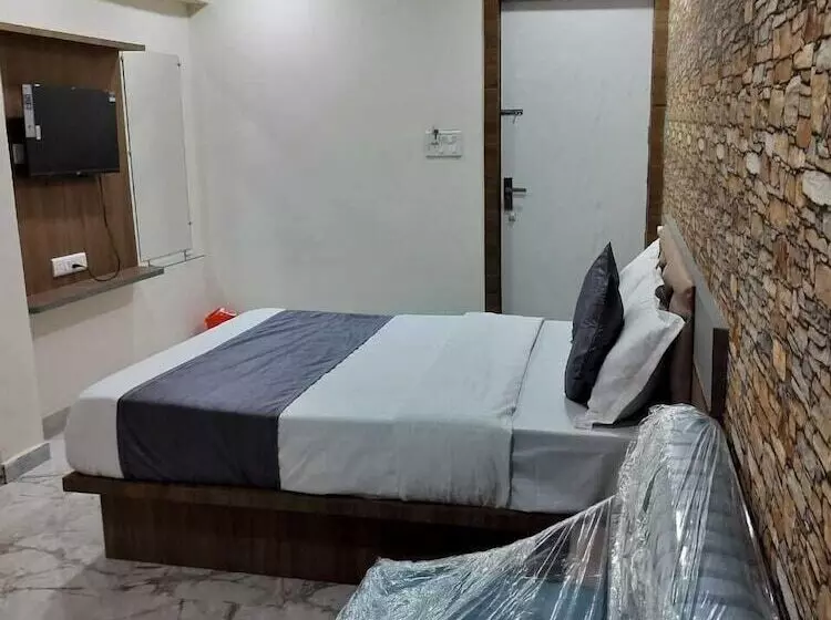 ホテル Nr Nayan Residency