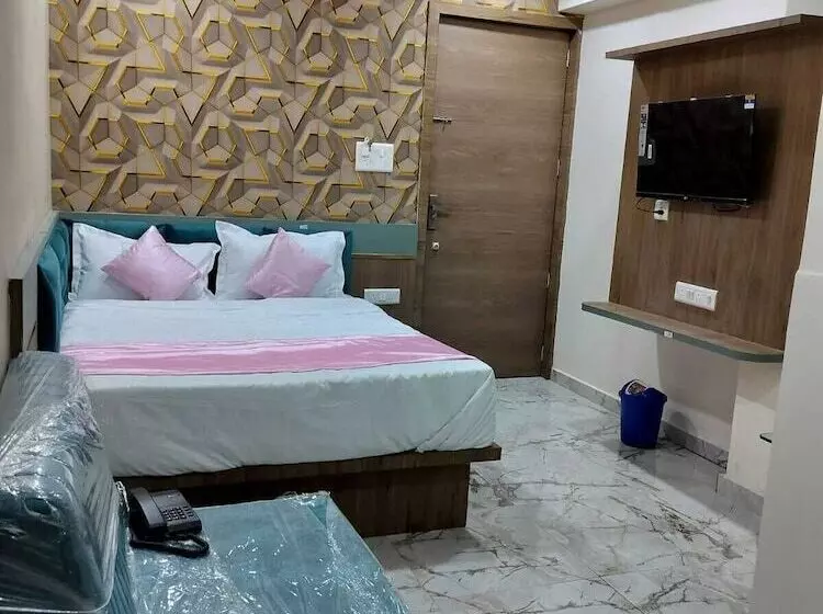 ホテル Nr Nayan Residency