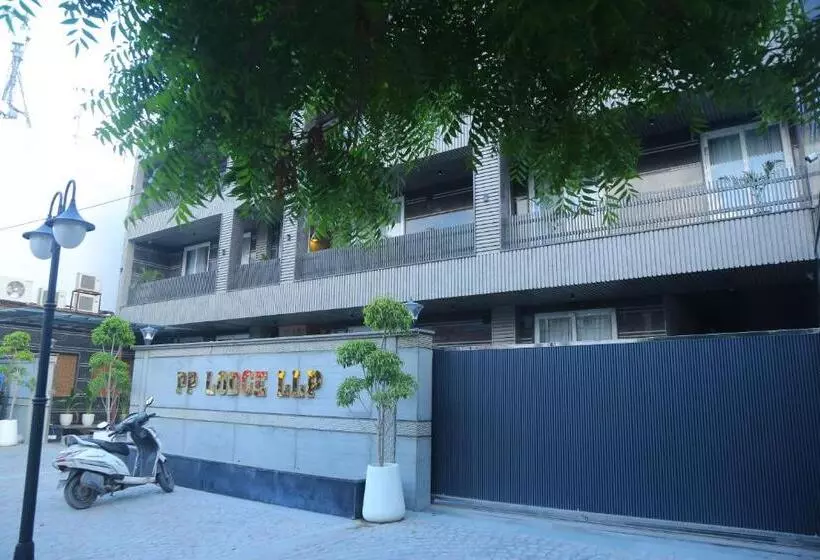 ホテル Rosewood Grand